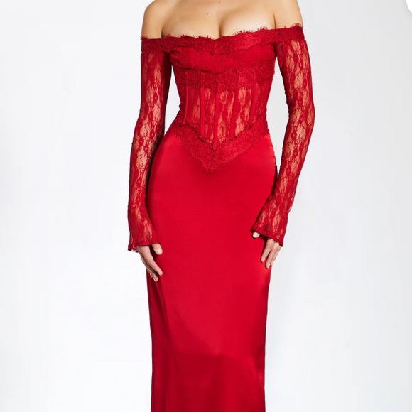 Miss Circle Red Nessa Dress - Picture 2 of 3